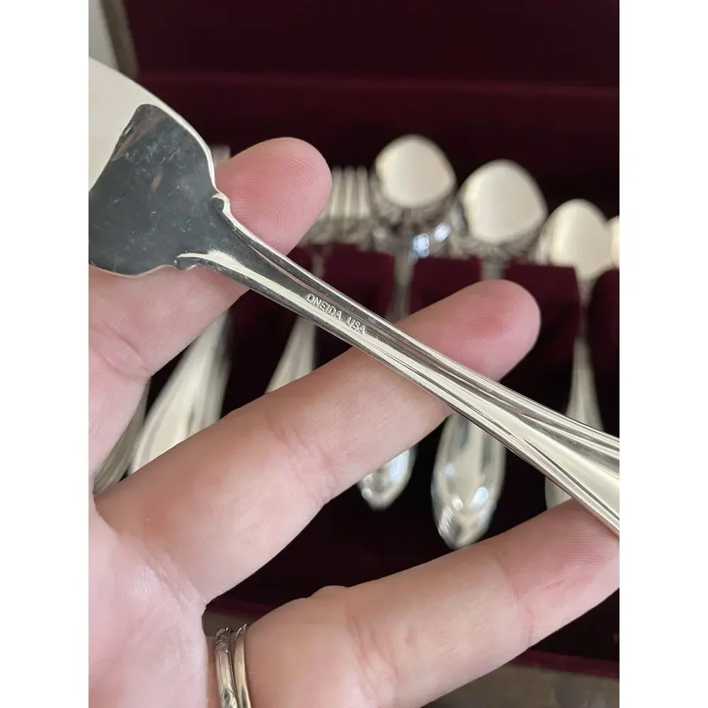 Oneida Community Flatware Set 64 Pieces Silver Arbor W/ Box Vintage plated